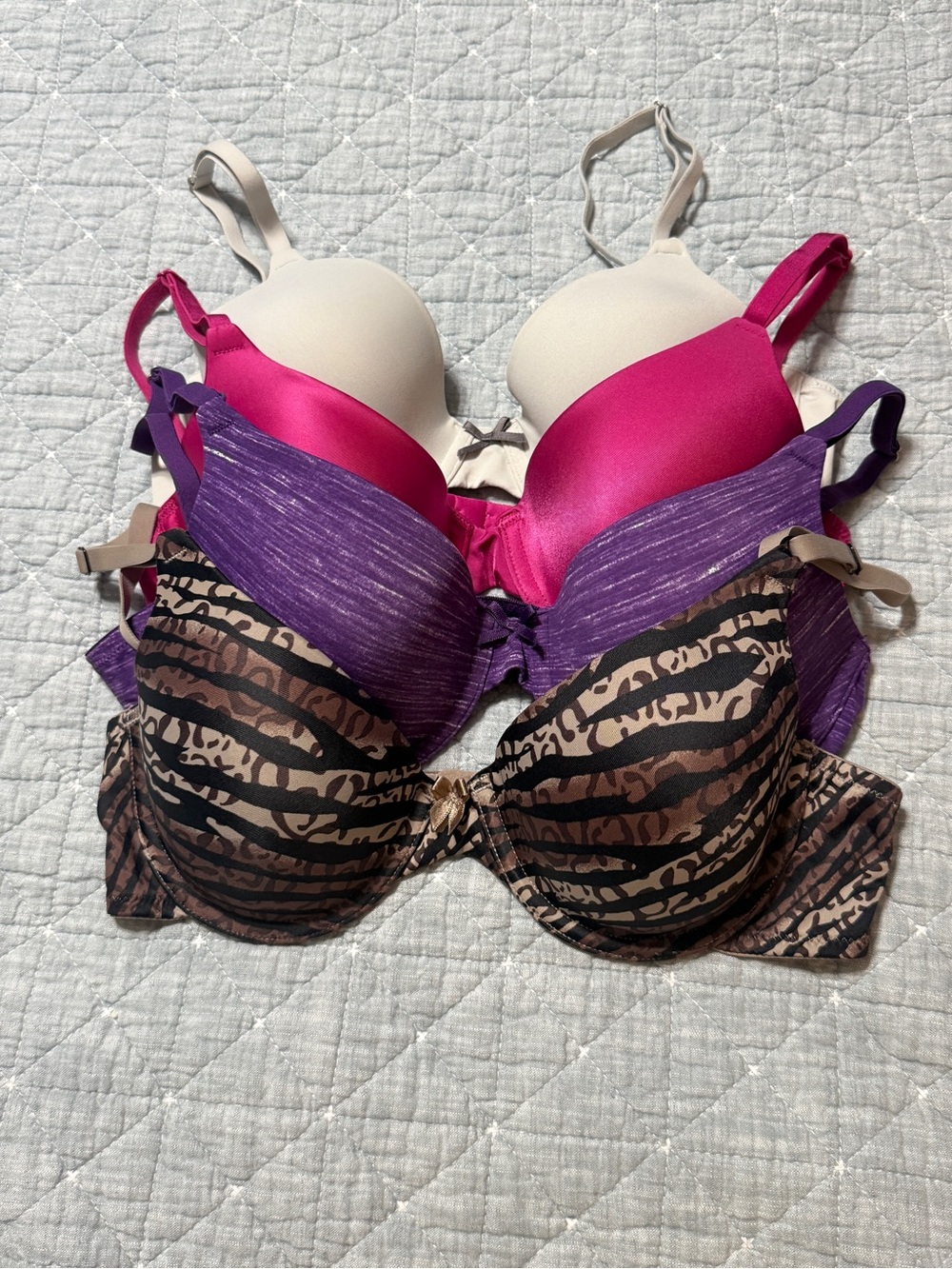 Lot of 4 Maidenform Lightly Lined Sz 34C Bras Preowned